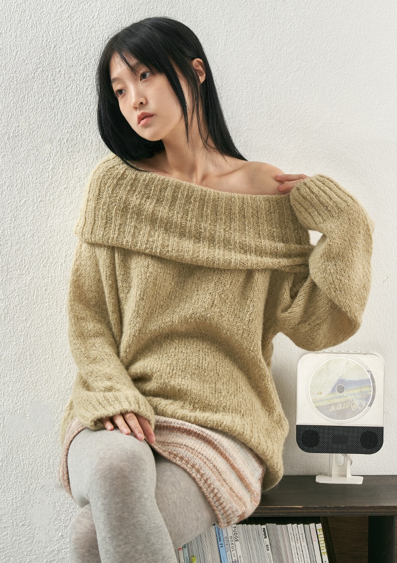 알파카 오프숄더 스웨터